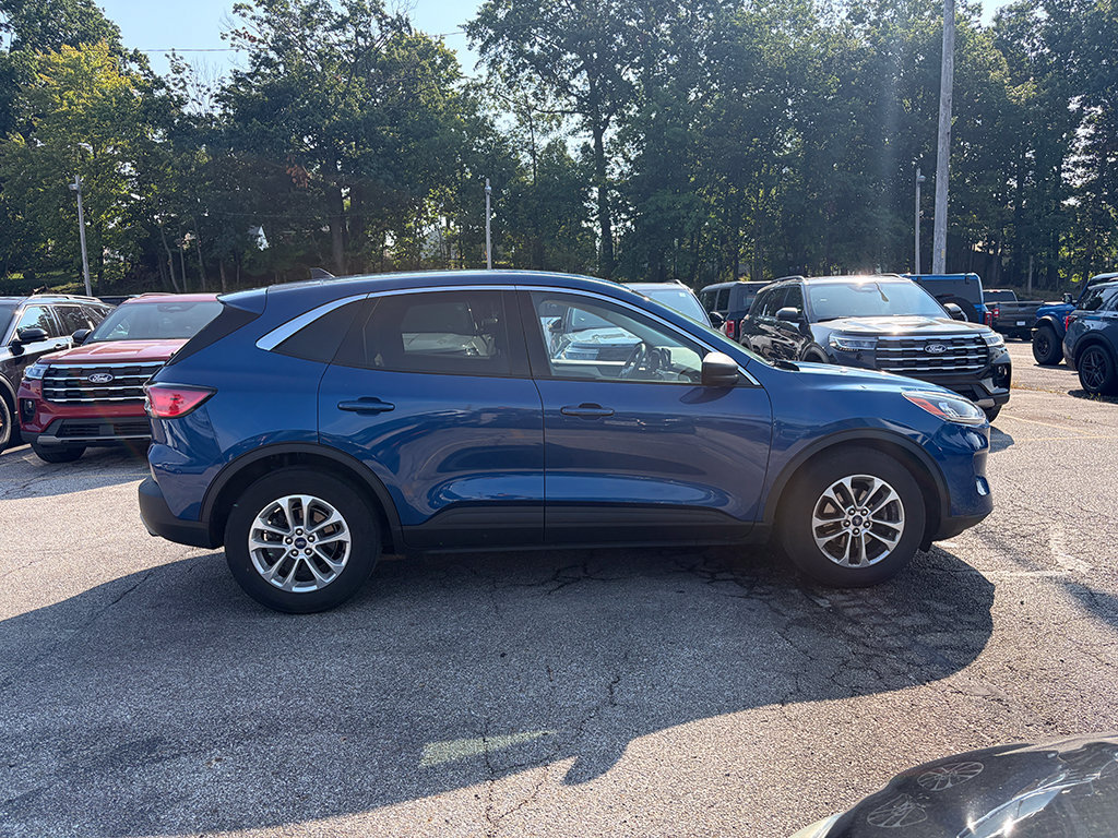 Certified 2022 Ford Escape SE w/ Convenience Package FWD image 3