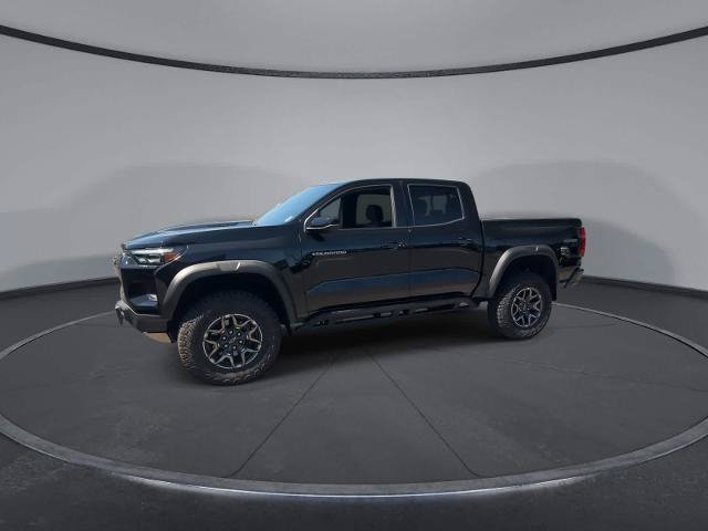 Used 2025 Chevrolet Colorado ZR2 w/ Technology Package AWD/4WD image 4