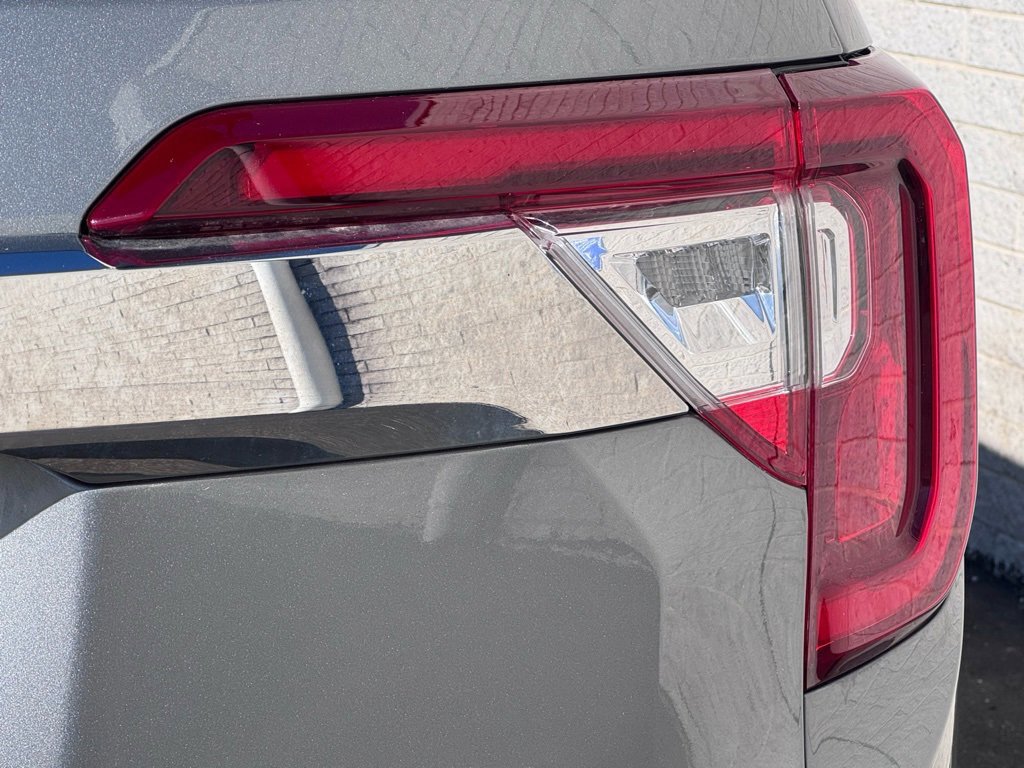 Used 2023 GMC Acadia SLE w/ Driver Convenience Package image 13