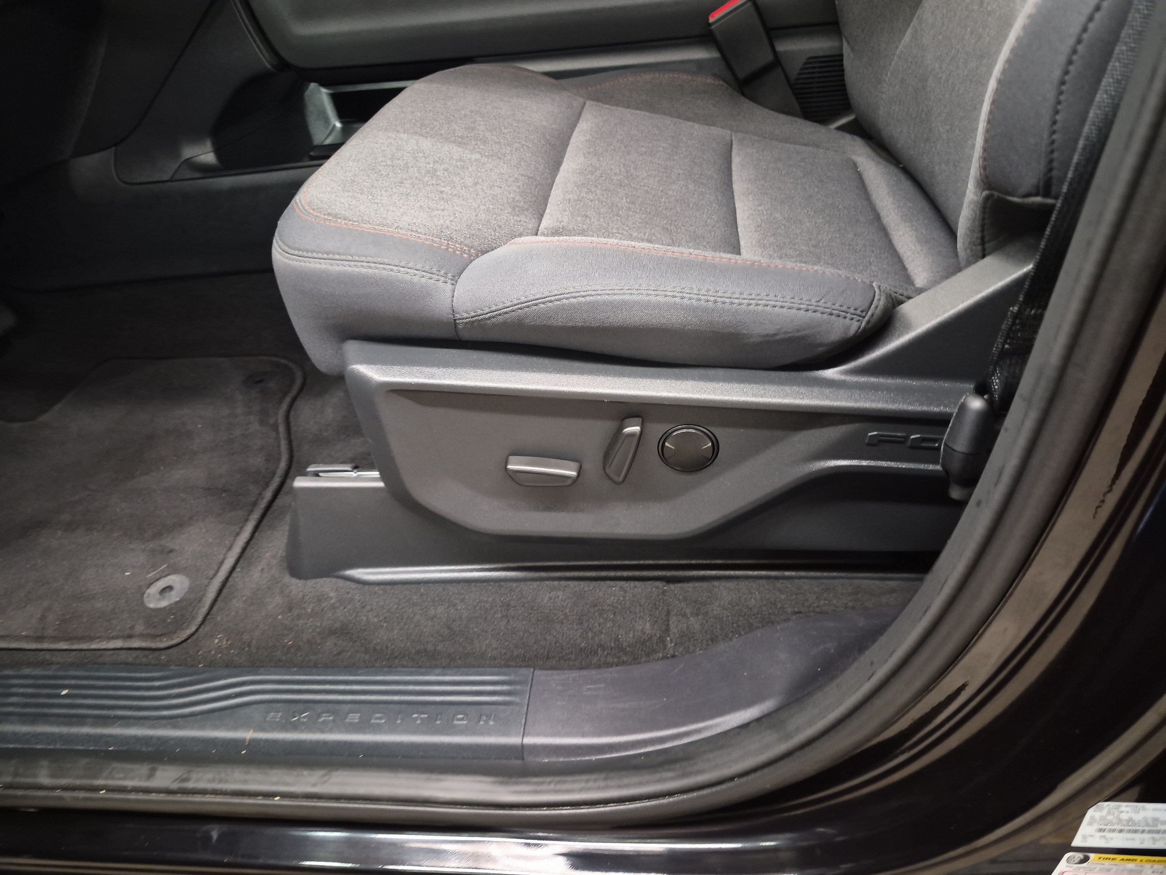 Certified 2025 Ford Expedition Max Active AWD/4WD image 12