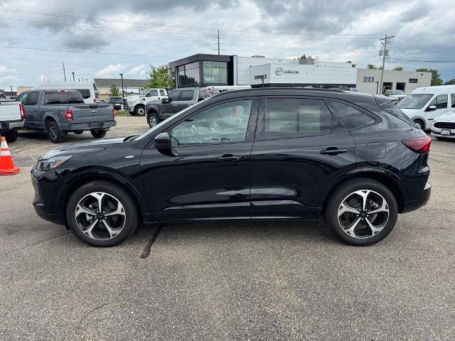 Certified 2025 Ford Escape ST-Line Elite w/ Premium Technology Package AWD/4WD image 3