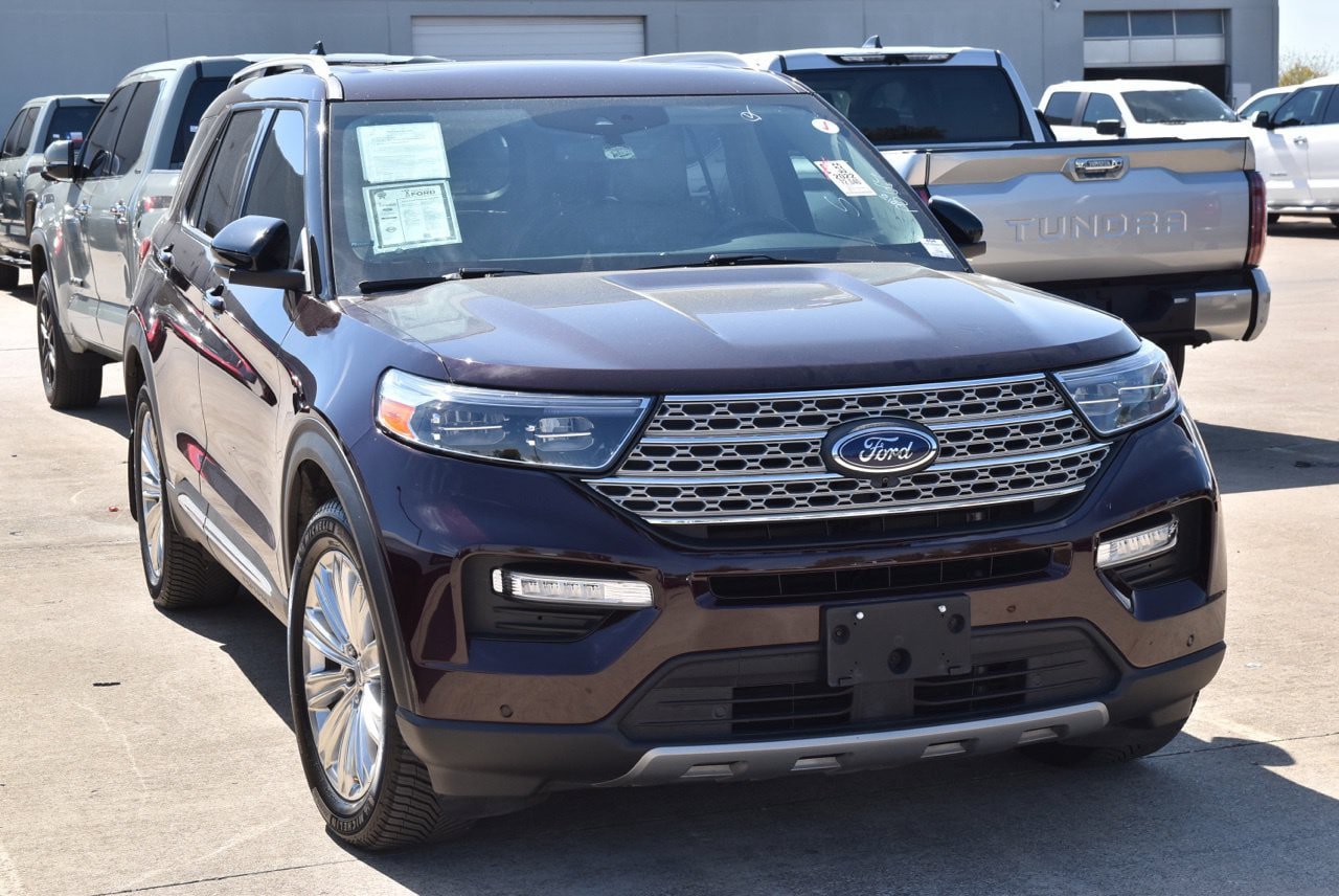 Certified 2022 Ford Explorer Limited w/ Limited Technology Package AWD/4WD image 4