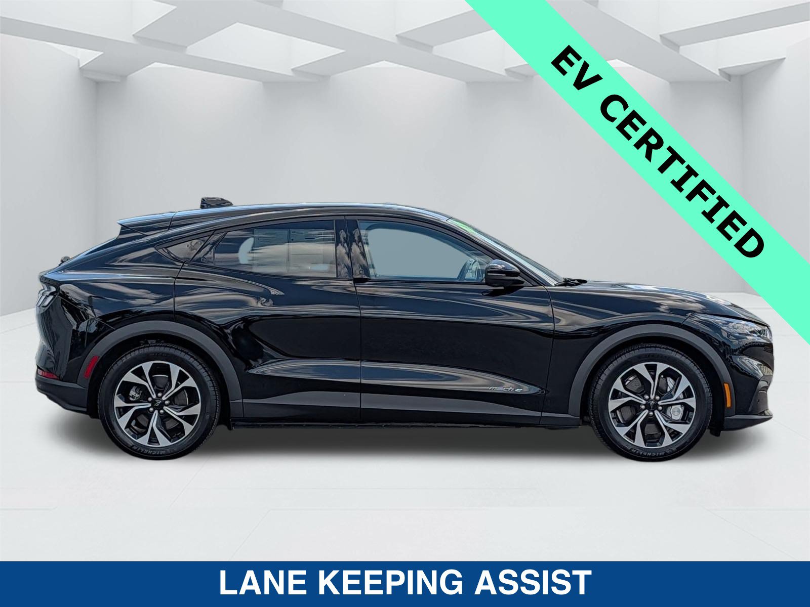 Certified 2025 Ford Mustang Mach-E Select RWD image 3