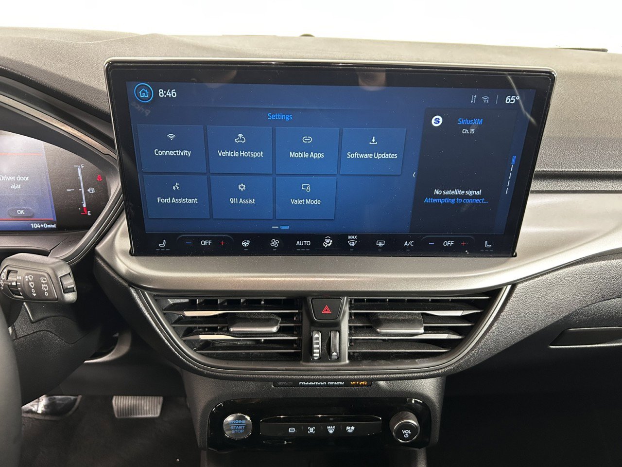 Certified 2025 Ford Escape SE FWD image 20