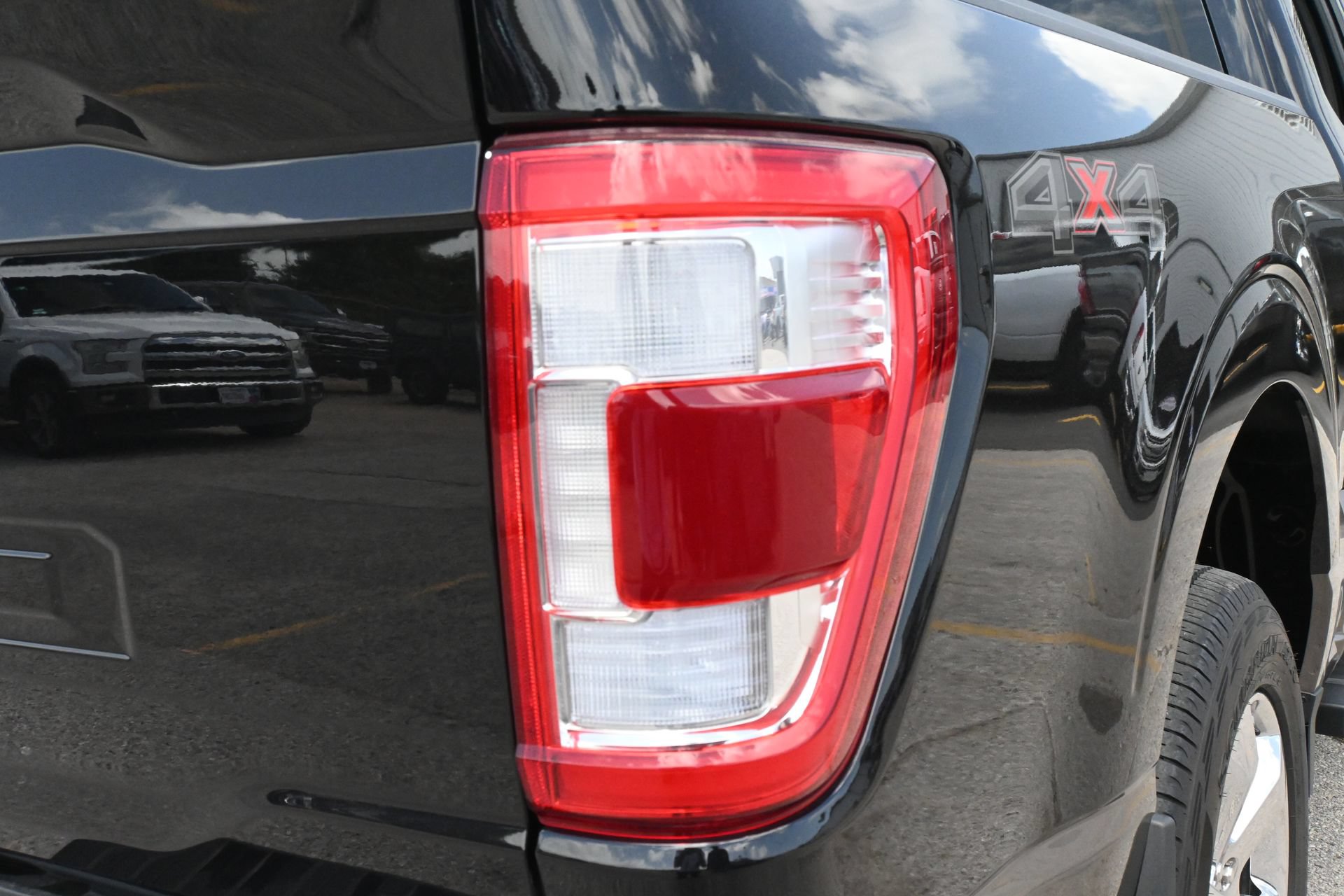 Certified 2022 Ford F150 Lariat w/ Equipment Group 502A High AWD/4WD image 21
