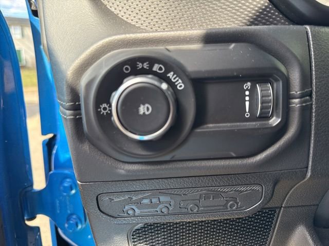 Used 2025 Jeep Wrangler Unlimited Rubicon AWD/4WD image 21