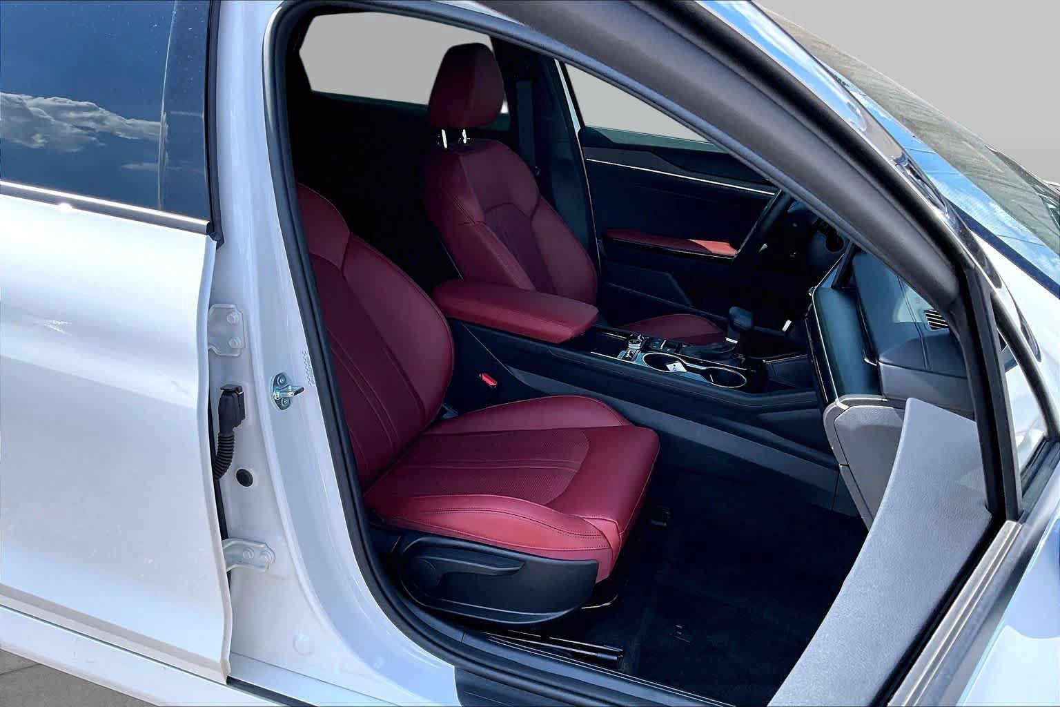 Used 2026 Kia K5 GT-Line w/ GT-Line Red Interior Package AWD/4WD image 9