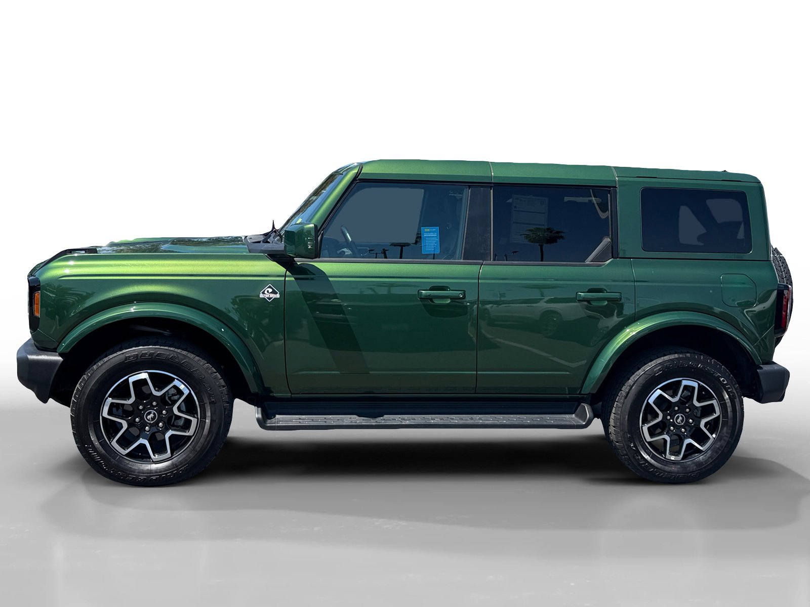 Certified 2025 Ford Bronco Outer Banks AWD/4WD image 2
