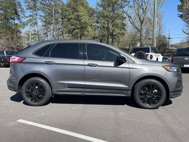 Certified 2024 Ford Edge SE w/ Black Appearance Package image 3