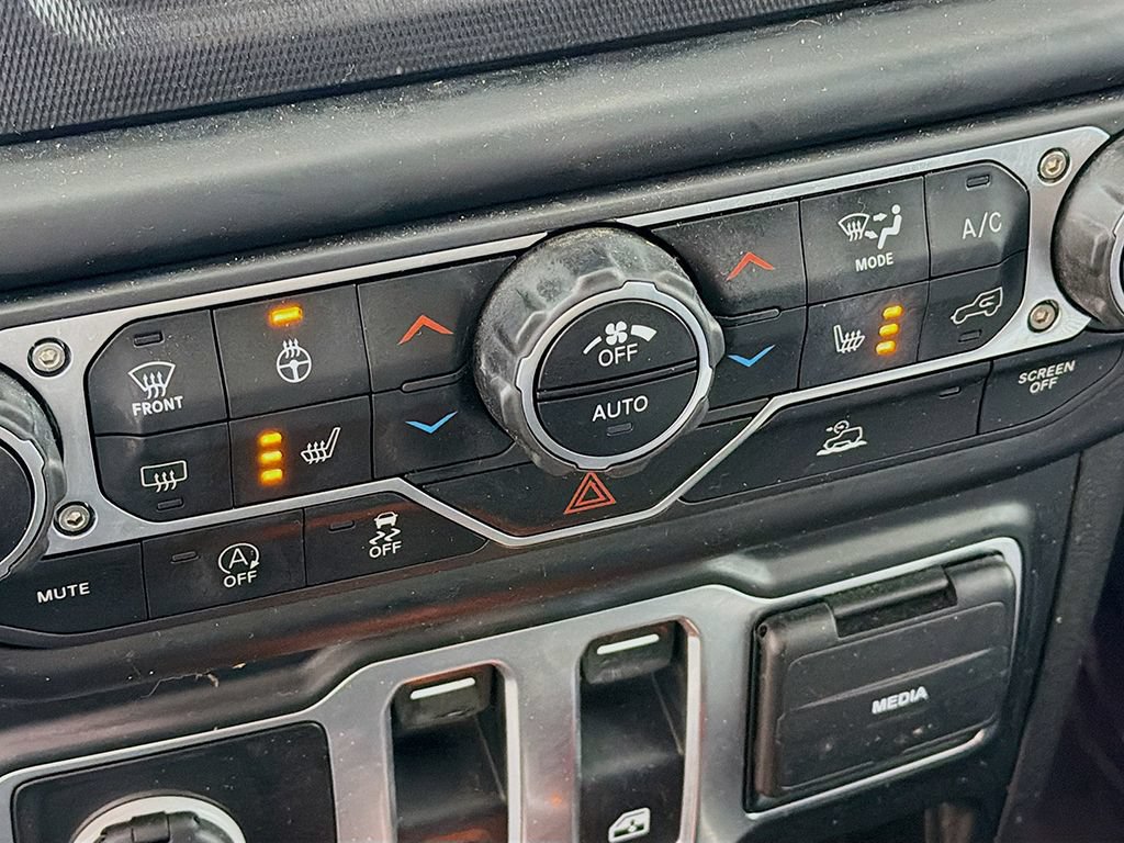 Used 2023 Jeep Wrangler Sport AWD/4WD image 34