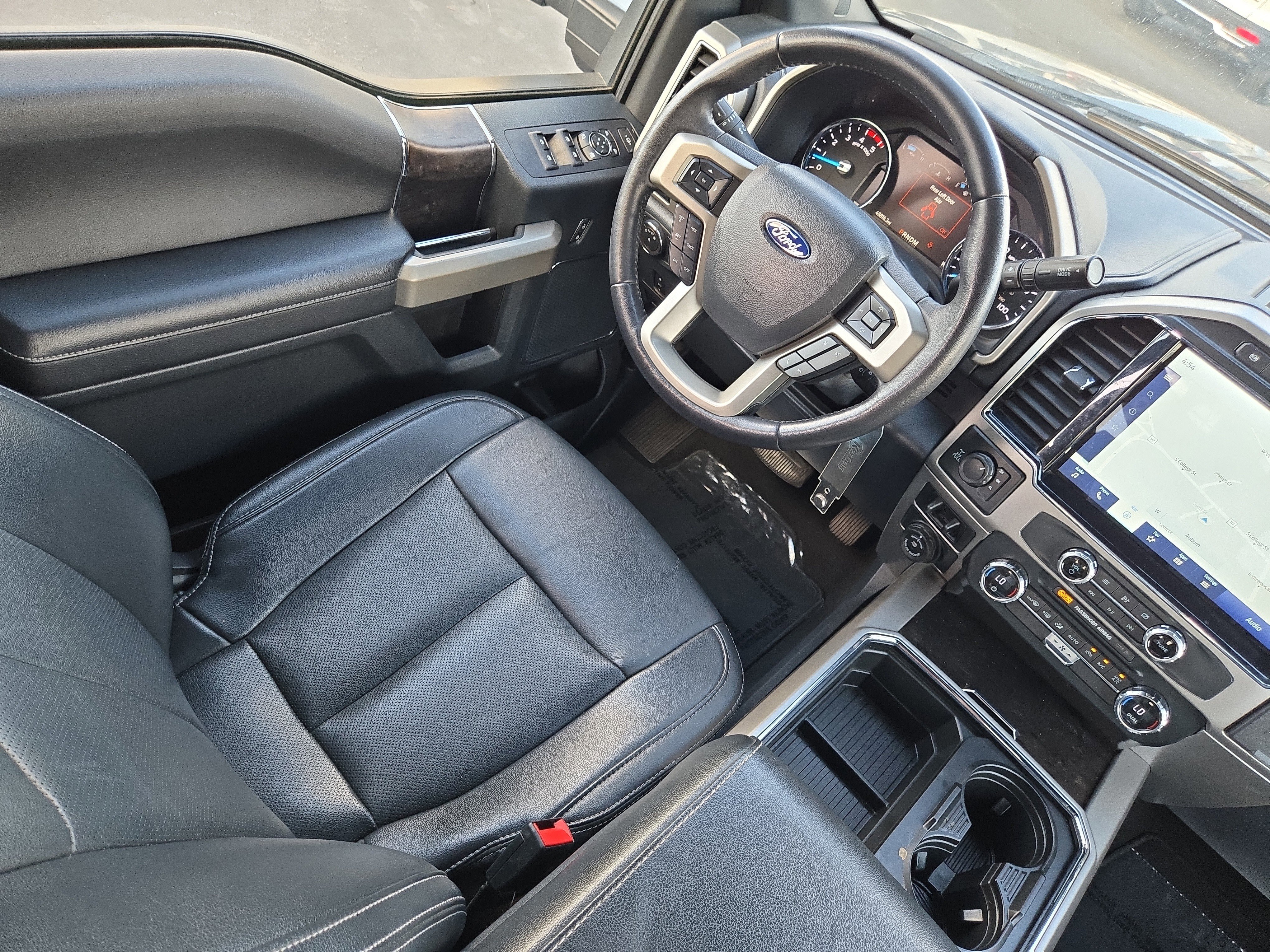 Certified 2022 Ford F350 Lariat w/ Tremor Off-Road Package image 19