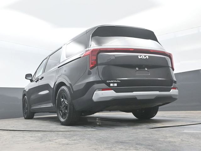 Used 2025 Kia Carnival FWD image 22