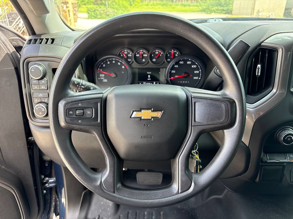 Used 2020 Chevrolet Silverado 1500 Custom w/ Custom Value Package AWD/4WD image 16