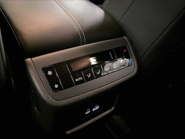 Used 2022 Nissan Pathfinder SV AWD/4WD image 33