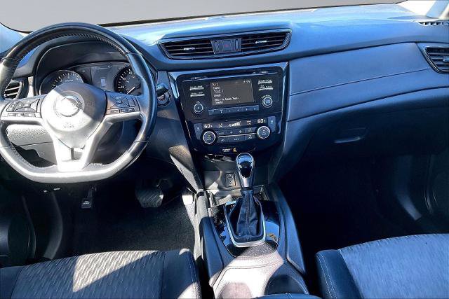 Used 2017 Nissan Rogue SV FWD image 6