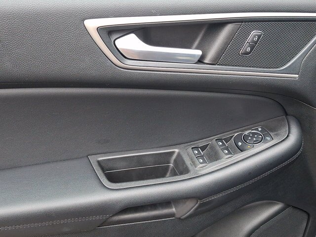 Certified 2024 Ford Edge SEL w/ Convenience Package AWD/4WD image 2