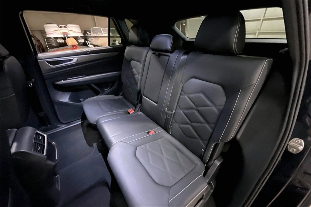 Used 2025 Volkswagen Atlas Cross Sport SE image 24