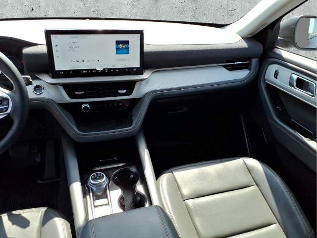 Certified 2025 Ford Explorer Active w/ Active Comfort Package AWD/4WD image 18