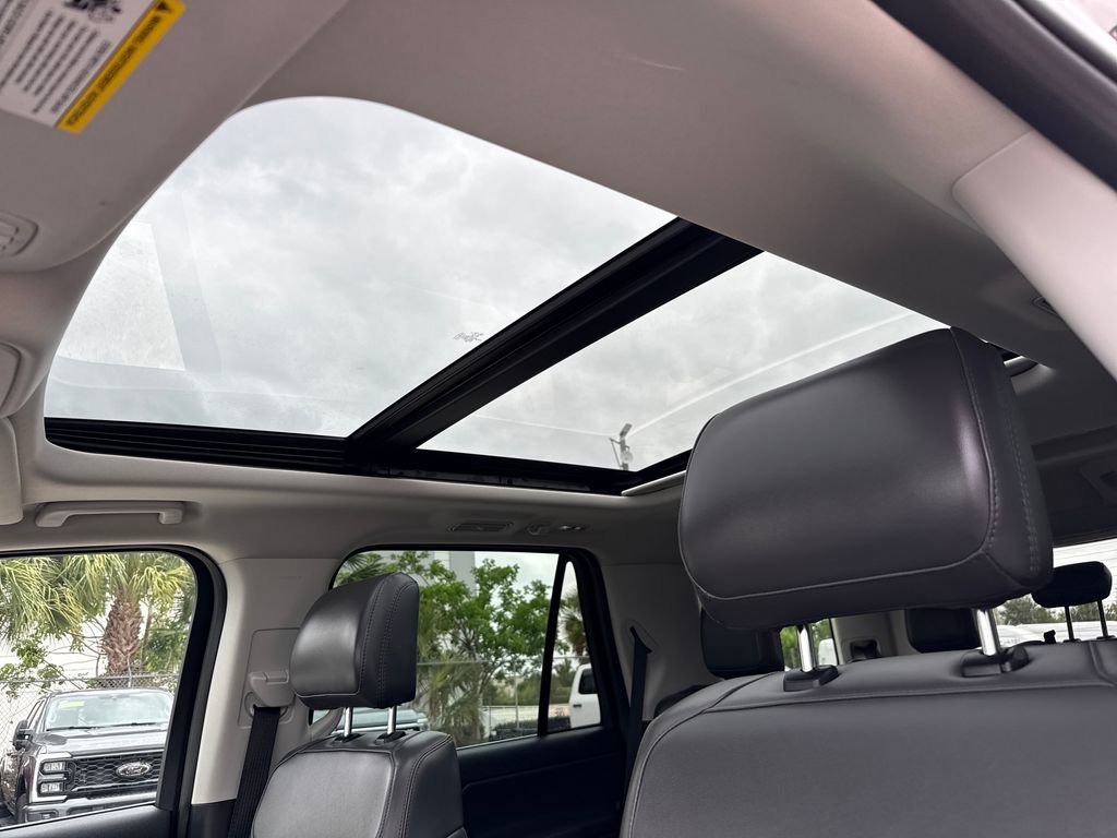 Certified 2025 Ford Expedition Active RWD image 9