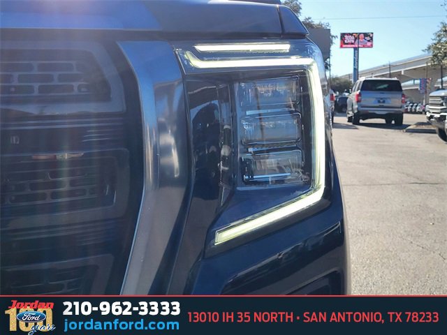 Used 2022 GMC Yukon XL AT4 image 10