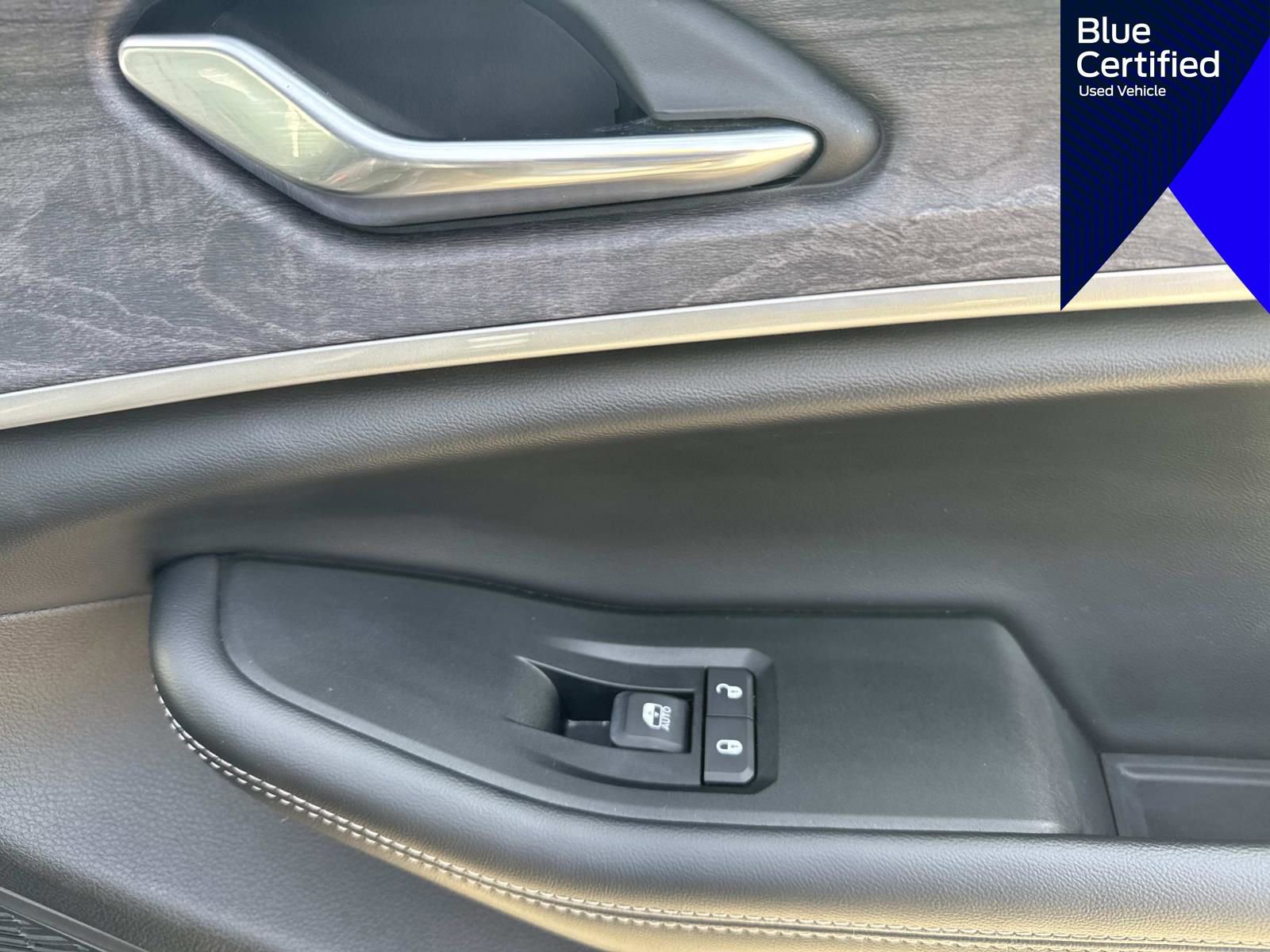 Used 2024 Jeep Grand Cherokee L Limited w/ Luxury Tech Group II image 23