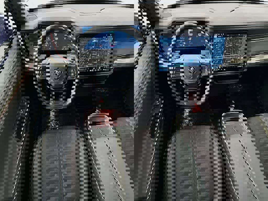 Used 2025 Rivian R1S Adventure image 14