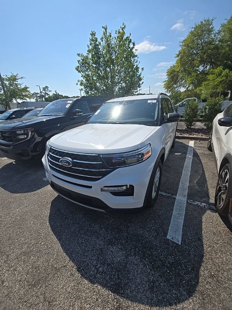 Certified 2023 Ford Explorer XLT w/ Equipment Group 202A image 11