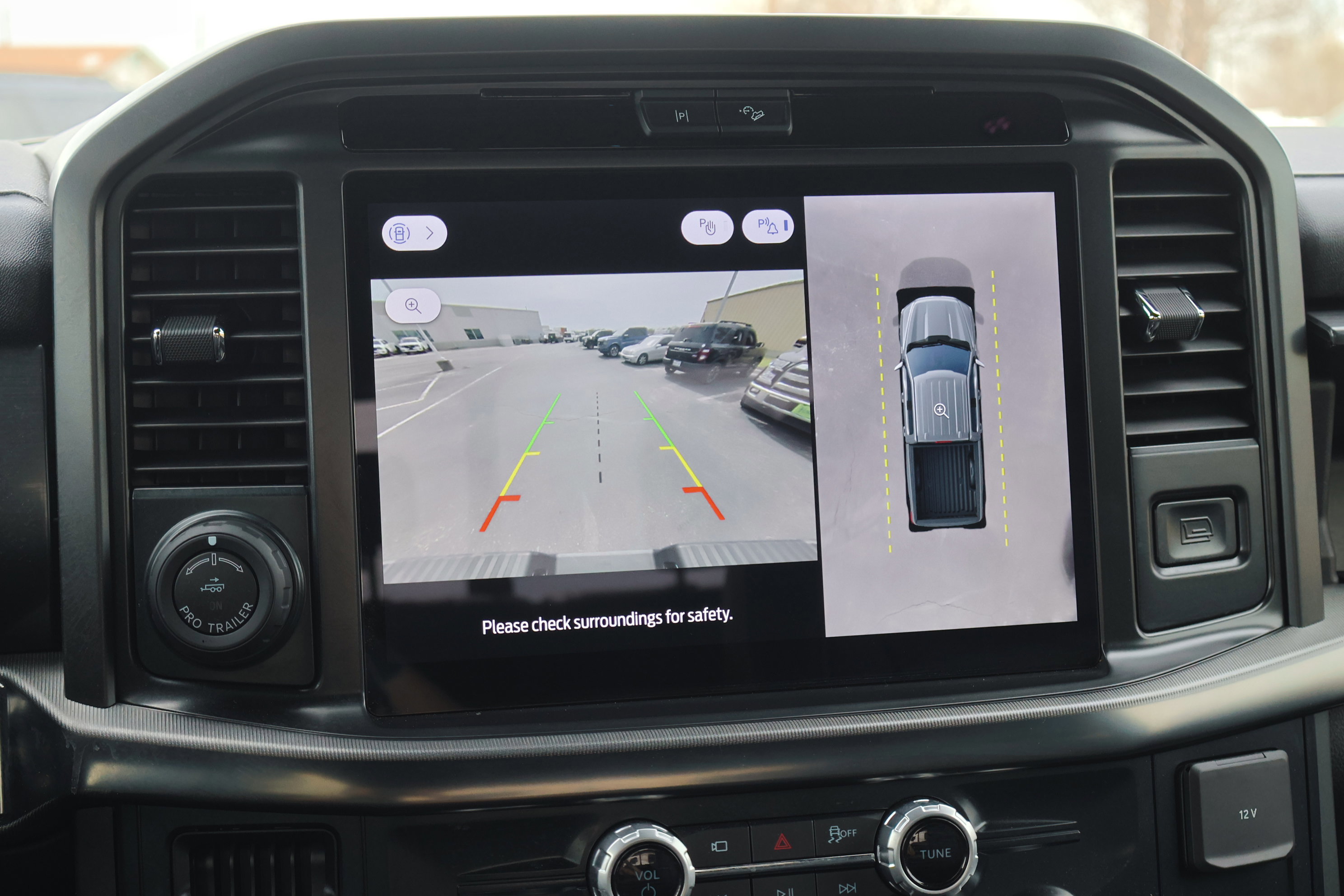 Certified 2025 Ford F150 Lariat w/ Equipment Group 501A Mid image 16