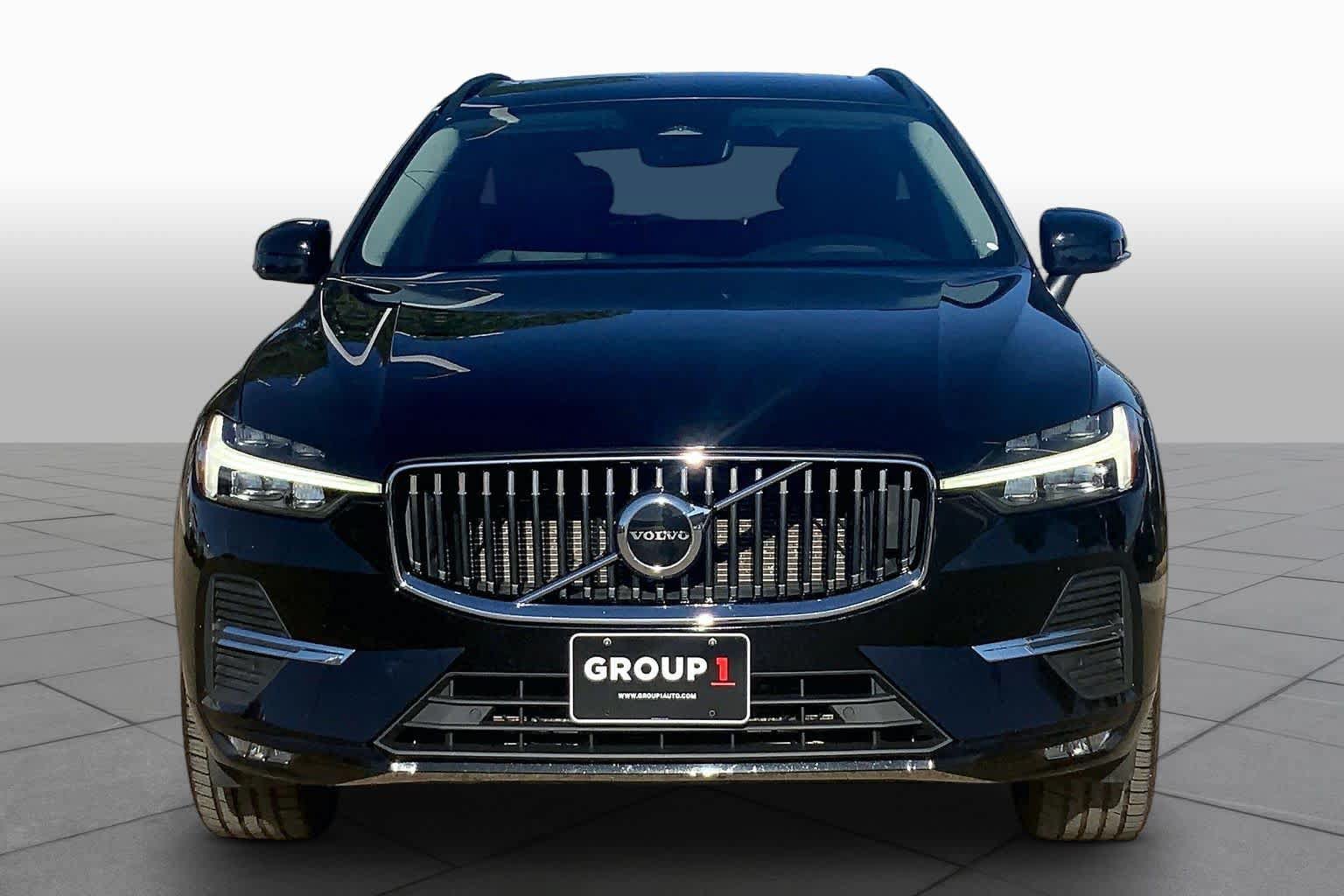 Used 2023 Volvo XC60 B5 Core w/ Climate Package FWD image 4