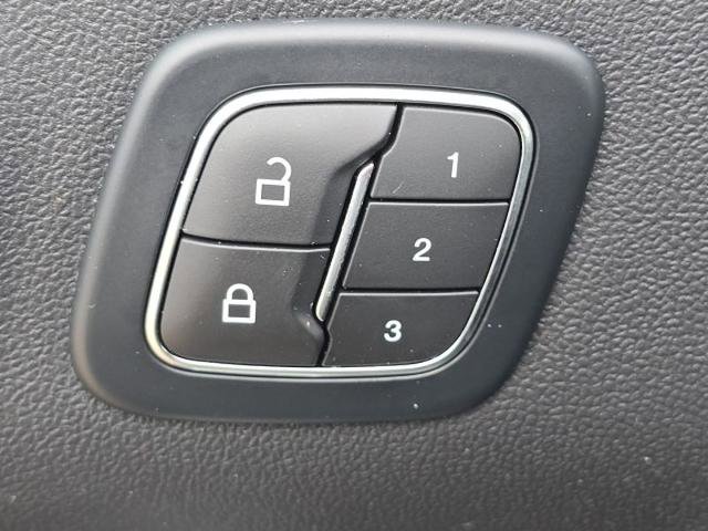 Certified 2025 Ford Escape SE w/ PHEV Premium Package FWD image 14