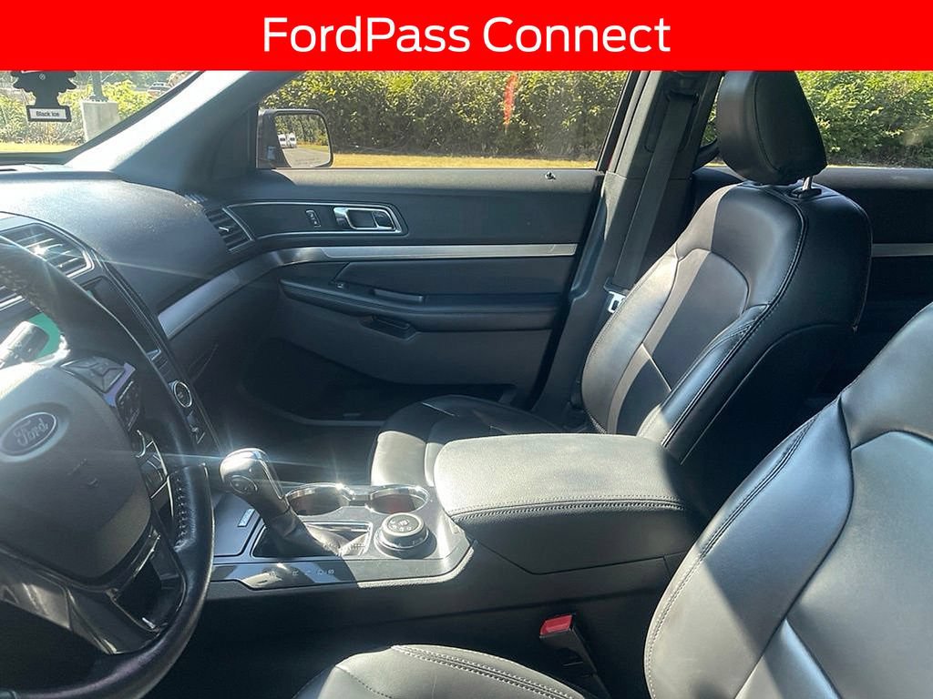 Certified 2019 Ford Explorer XLT w/ Equipment Group 202A AWD/4WD image 9
