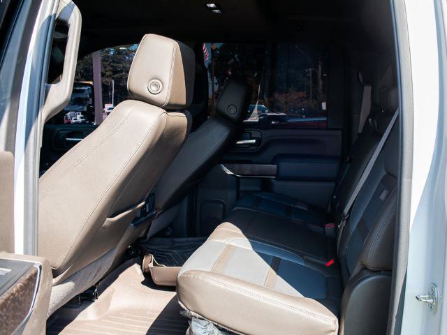 Used 2022 GMC Sierra 3500 Denali w/ Denali Ultimate Package AWD/4WD image 17