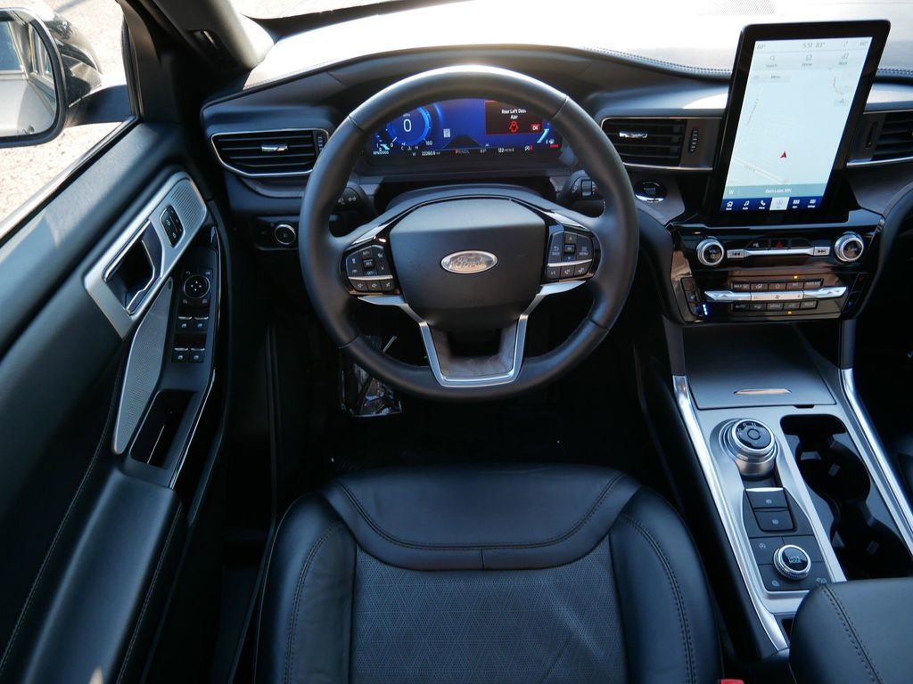 Certified 2023 Ford Explorer Platinum w/ Technology Package AWD/4WD image 11