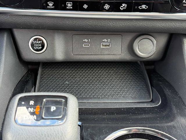 Used 2023 Nissan Rogue SV image 16