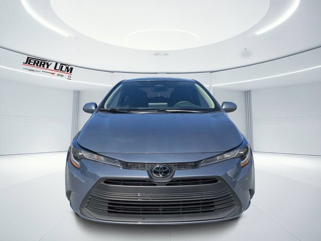 Used 2025 Toyota Corolla LE FWD image 9