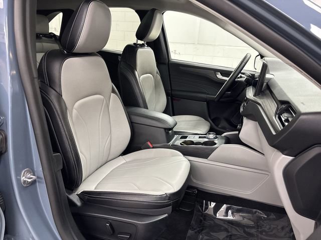 Certified 2025 Ford Escape SE w/ PHEV Premium Package image 26