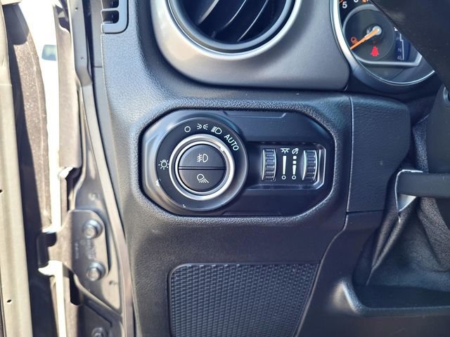 Used 2021 Jeep Gladiator Willys image 15