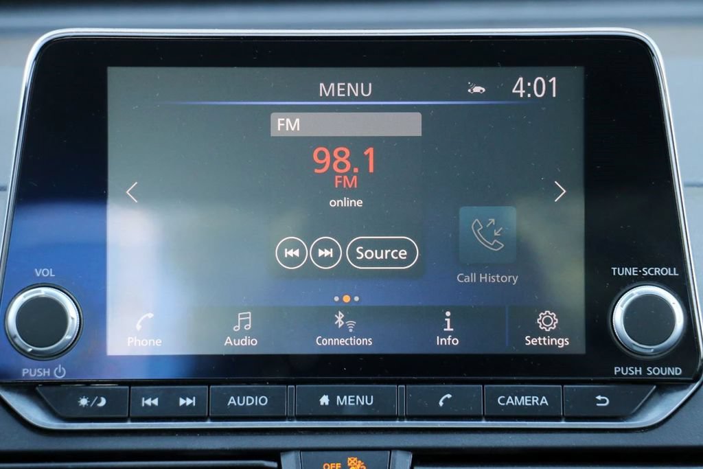 Used 2025 Nissan Altima 2.5 SV FWD image 25