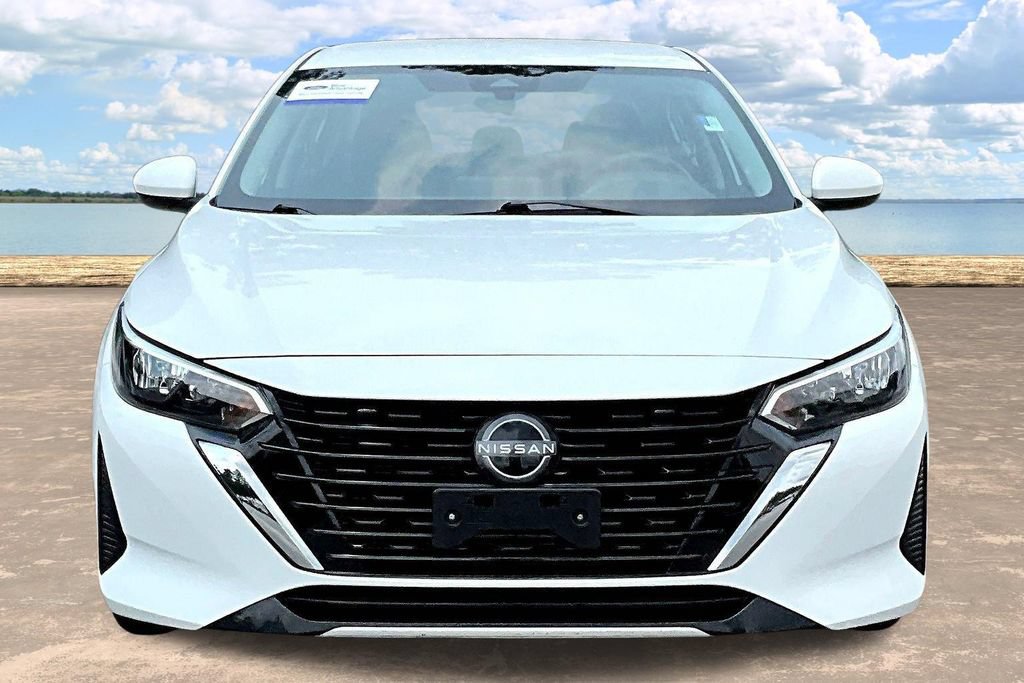 Used 2025 Nissan Sentra SV FWD image 2
