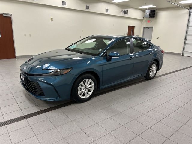 Used 2025 Toyota Camry LE w/ Convenience Package image 3