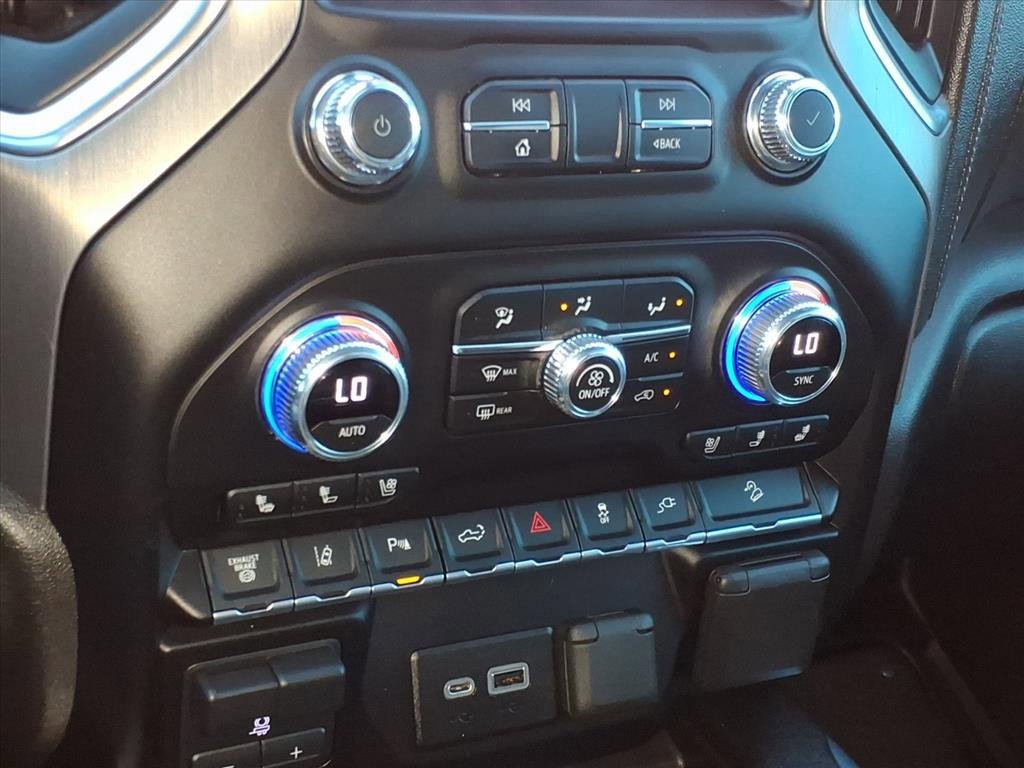 Used 2022 GMC Sierra 3500 Denali w/ Denali Ultimate Package image 22