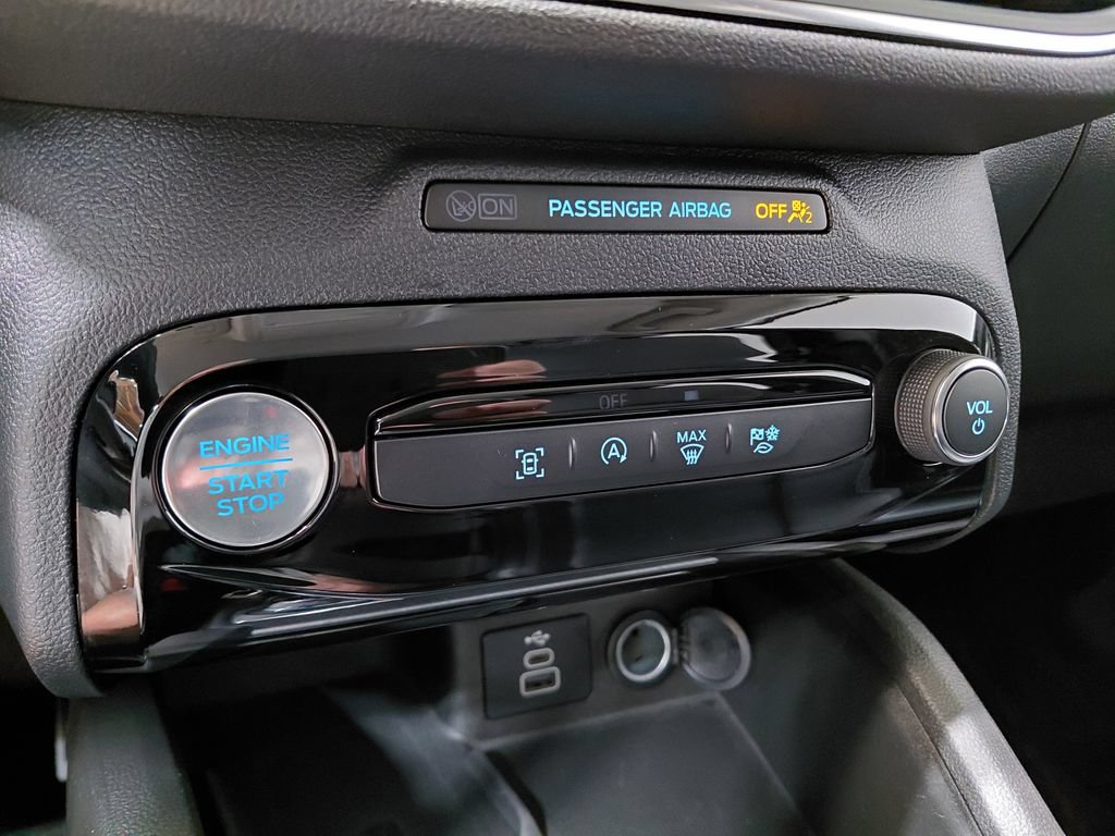 Certified 2025 Ford Escape Platinum AWD/4WD image 32