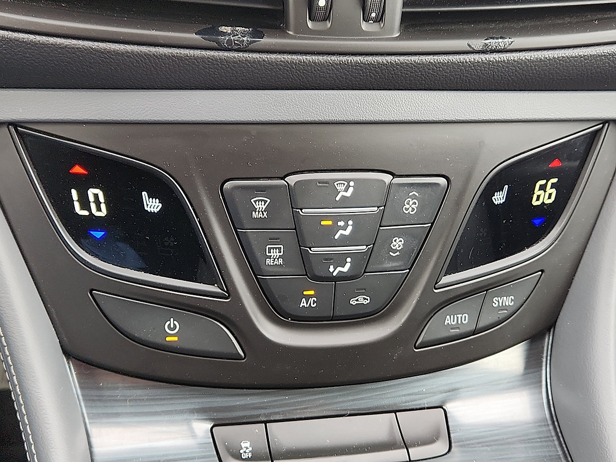 Used 2019 Buick Envision Premium w/ LPO, Active Package AWD/4WD image 24