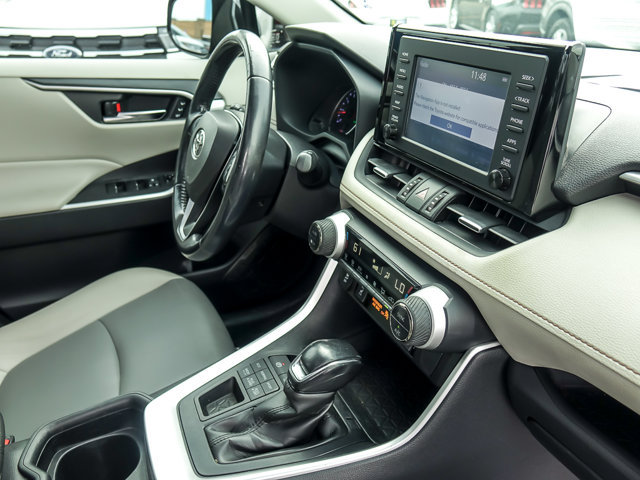 Used 2019 Toyota RAV4 XLE Premium w/ Cold Weather Package AWD/4WD image 27