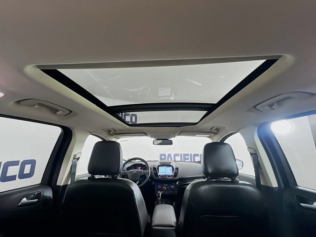 Certified 2019 Ford Escape Titanium AWD/4WD image 41