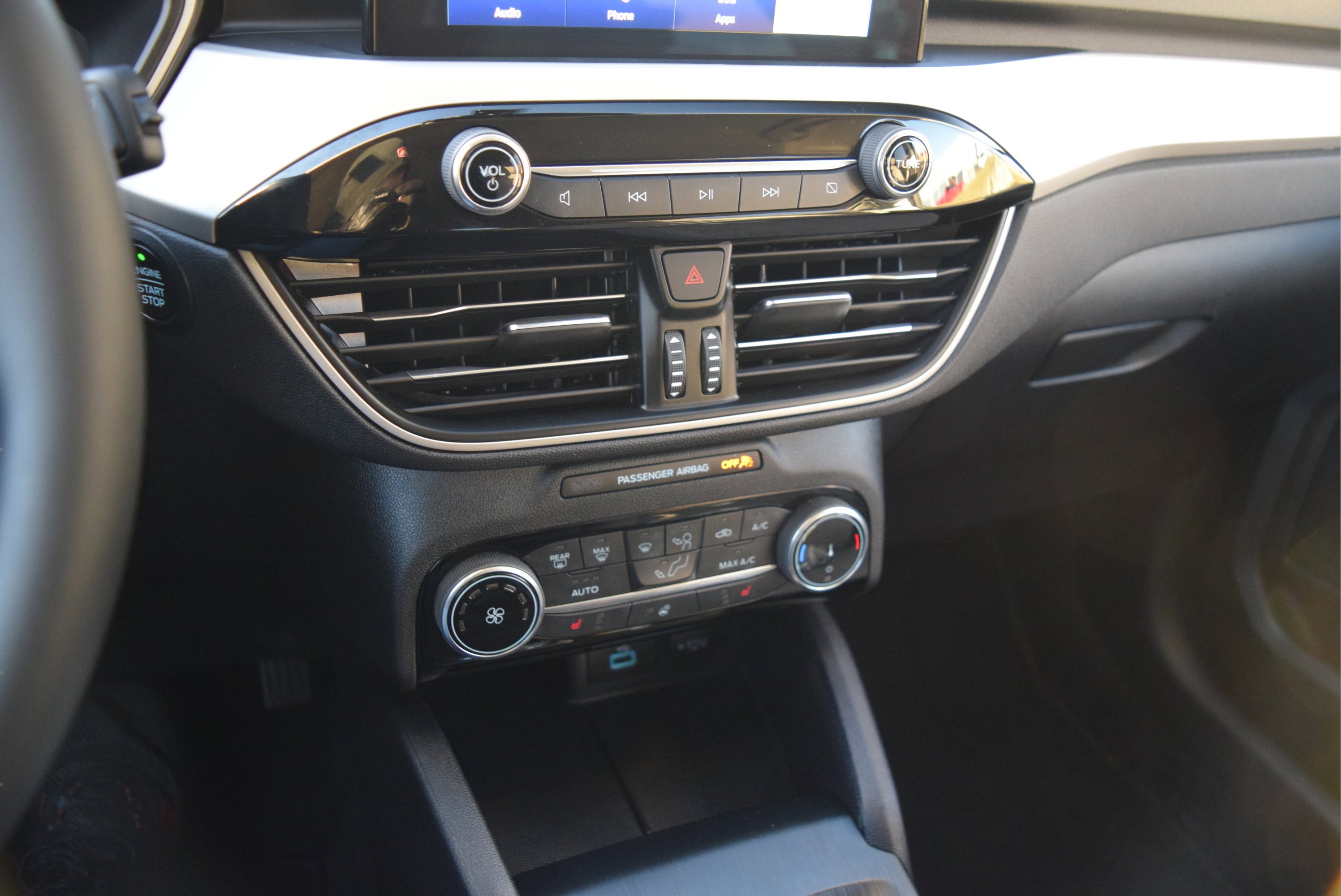 Certified 2022 Ford Escape SE w/ Cold Weather Package image 13