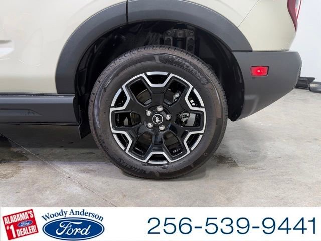Certified 2025 Ford Bronco Sport Outer Banks w/ Outer Banks Tech Package+ AWD/4WD image 8