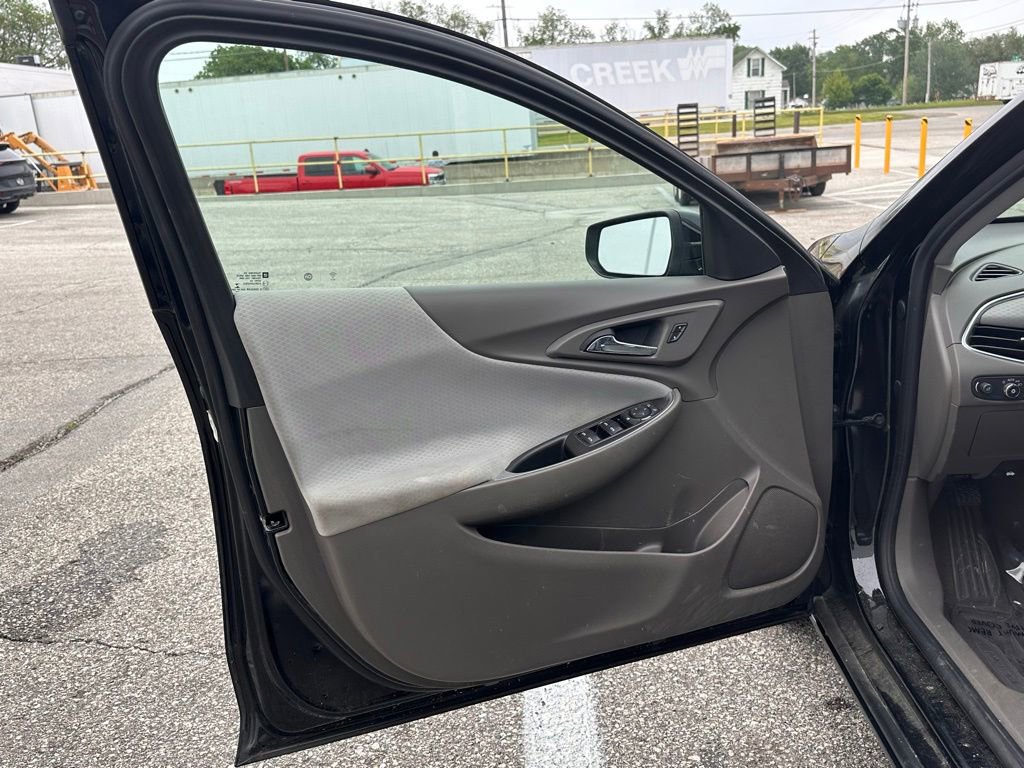 Used 2020 Chevrolet Malibu LT FWD image 13