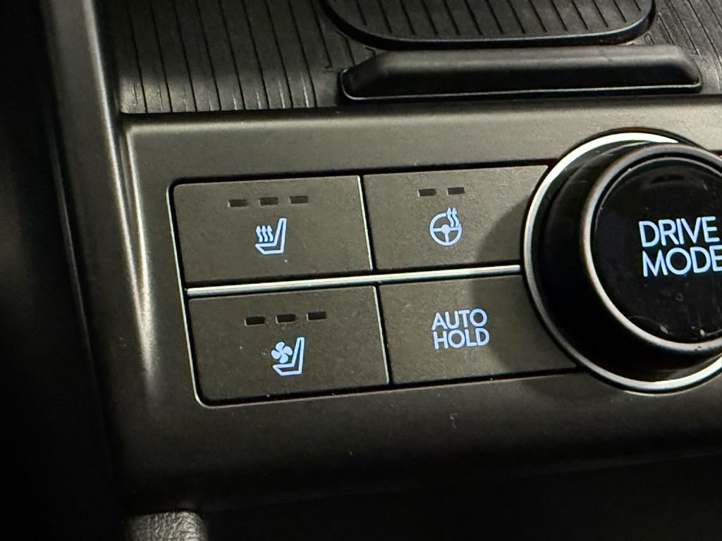 Used 2024 Hyundai Kona Limited image 19