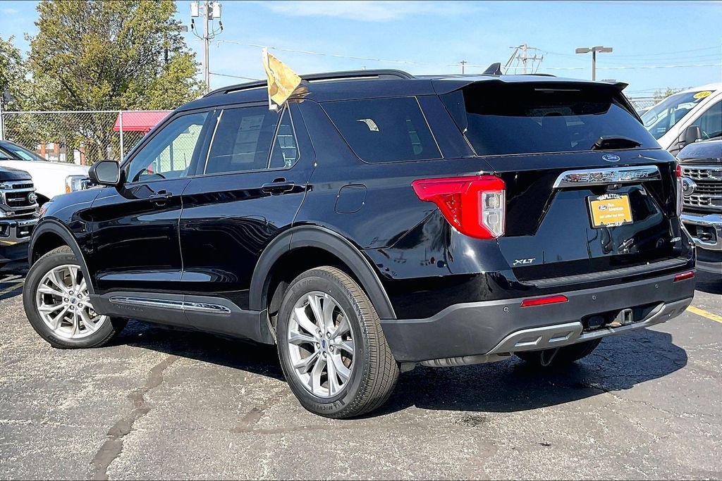 Certified 2023 Ford Explorer XLT w/ Equipment Group 202A image 9